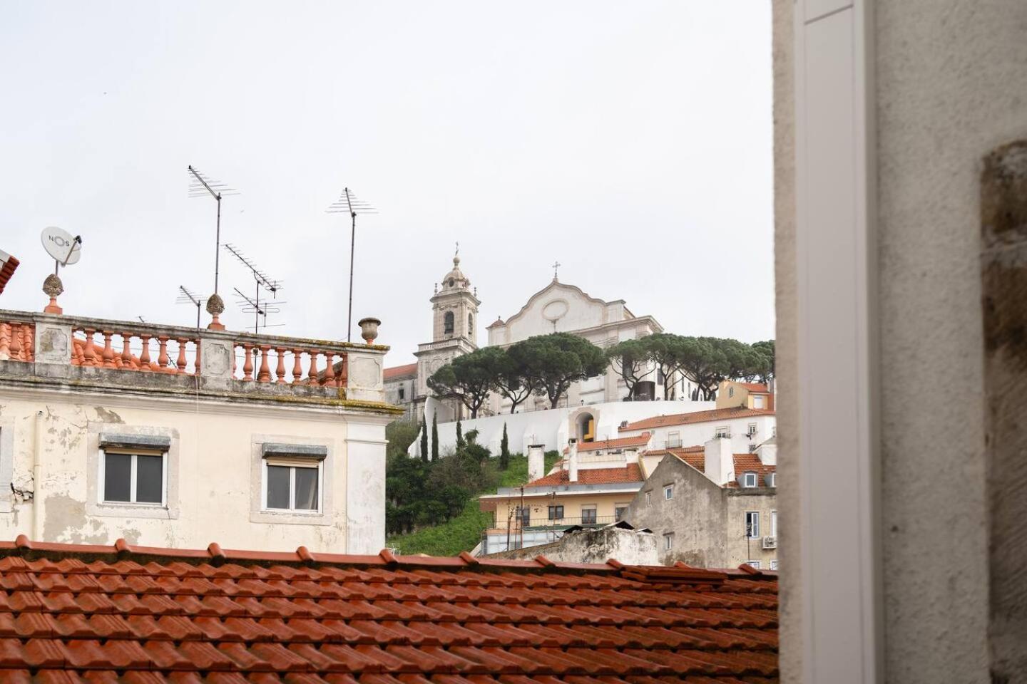 Castle-View Penthouse Duplex In Lisbon Lisboa